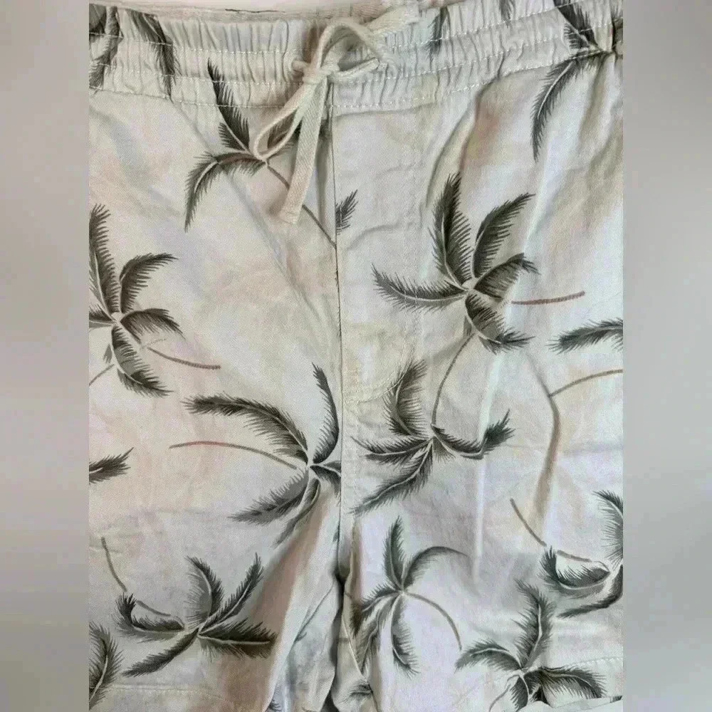 J. Crew Men’s Beige Palm Print Chino Shorts - Size Large